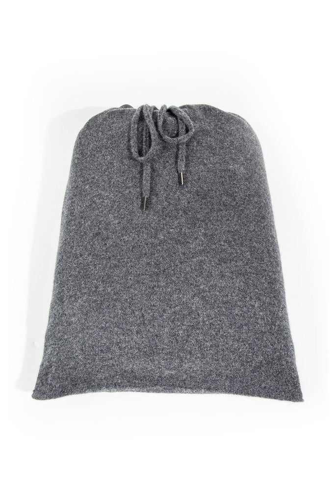 THE CASHMERE TRAVEL SET