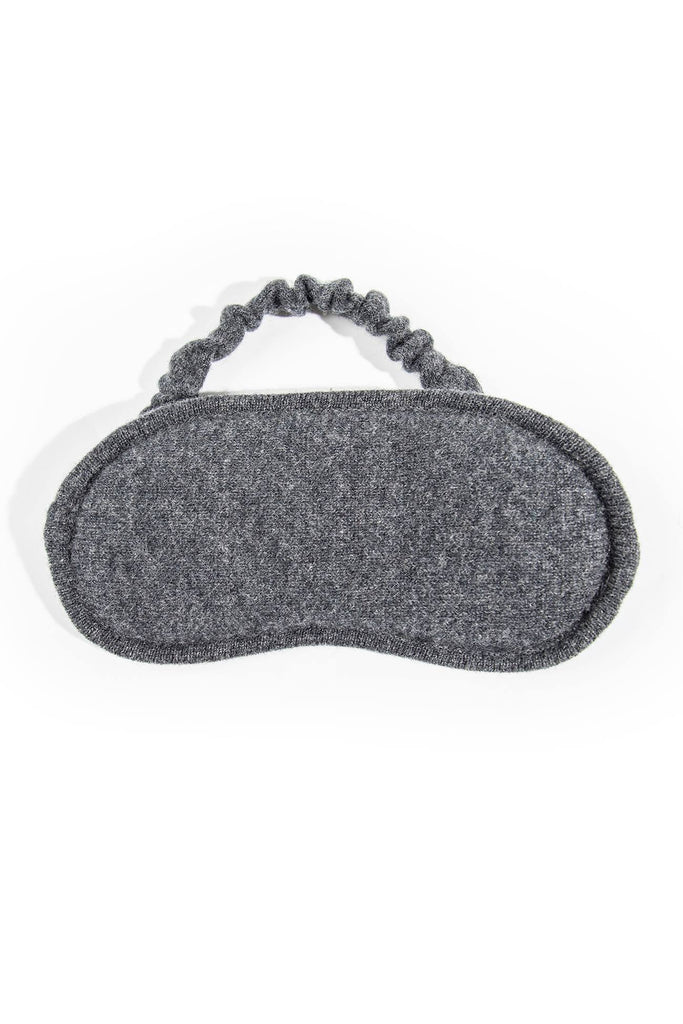 THE CASHMERE TRAVEL SET