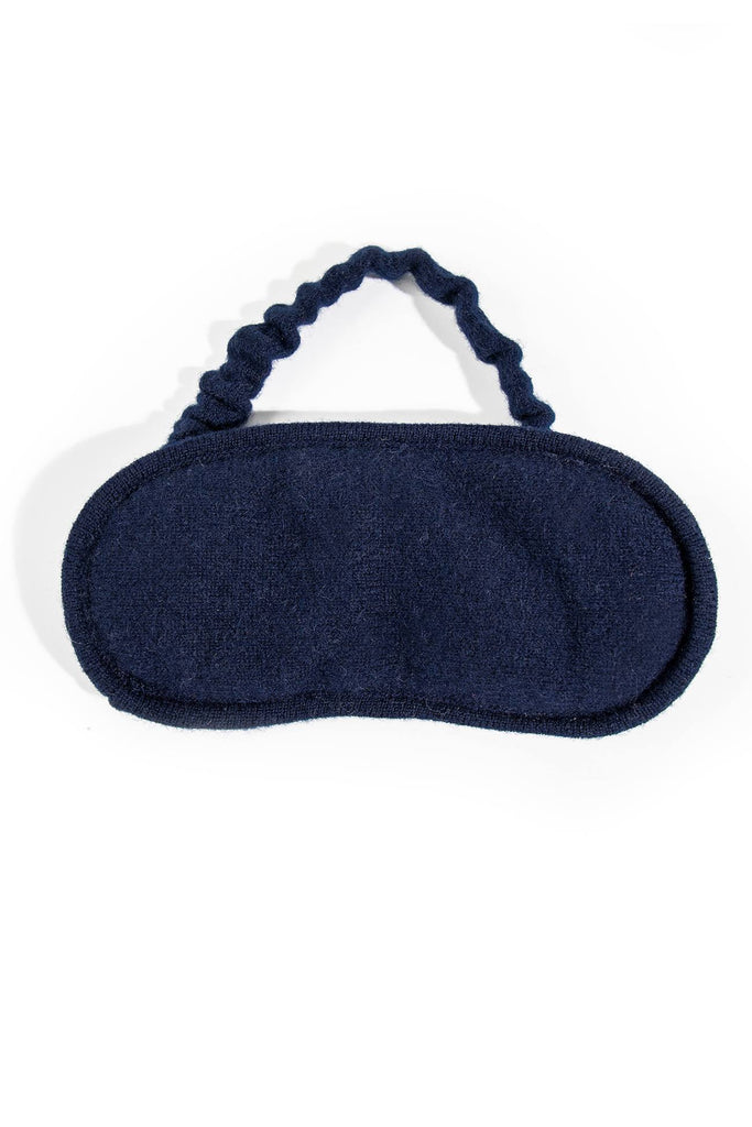 THE CASHMERE TRAVEL SET