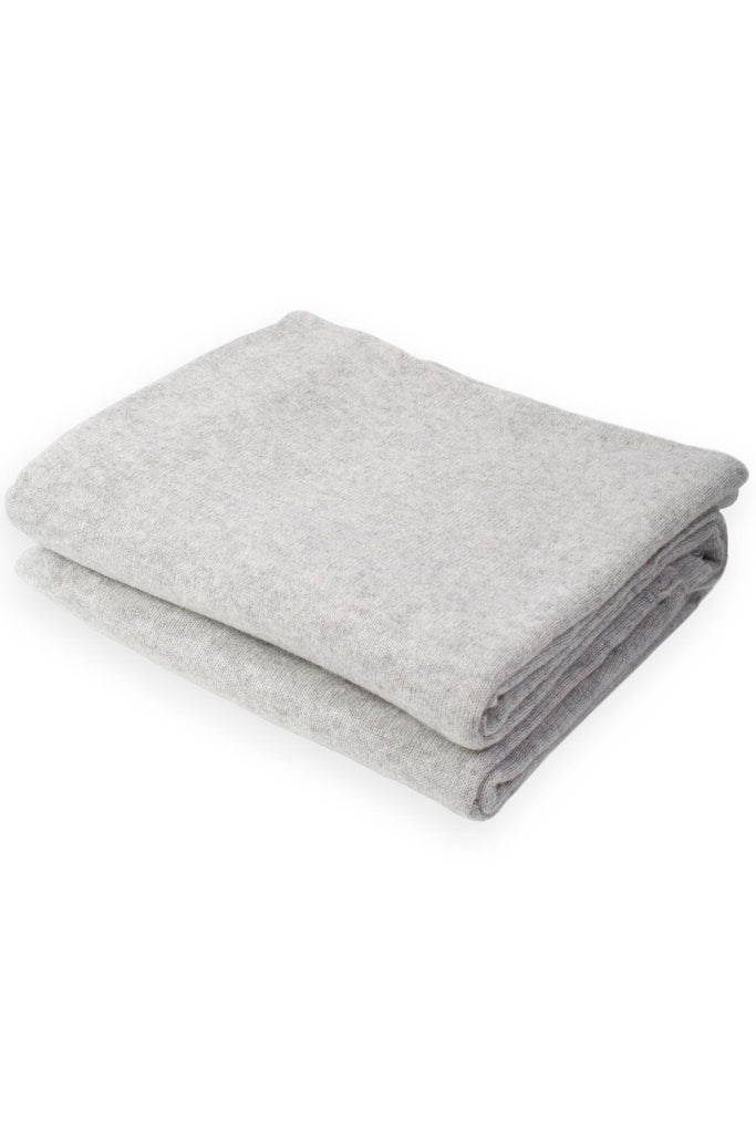 THE CASHMERE TRAVEL SET
