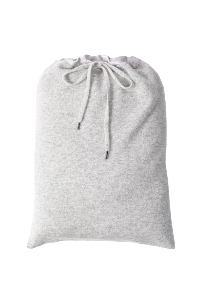 THE CASHMERE TRAVEL SET