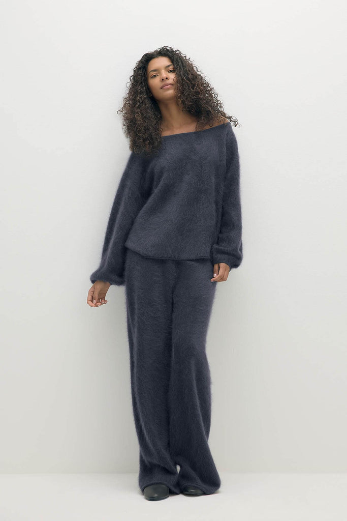 PENELOPE BRUSHED CASHMERE BOATNECK SWEATER