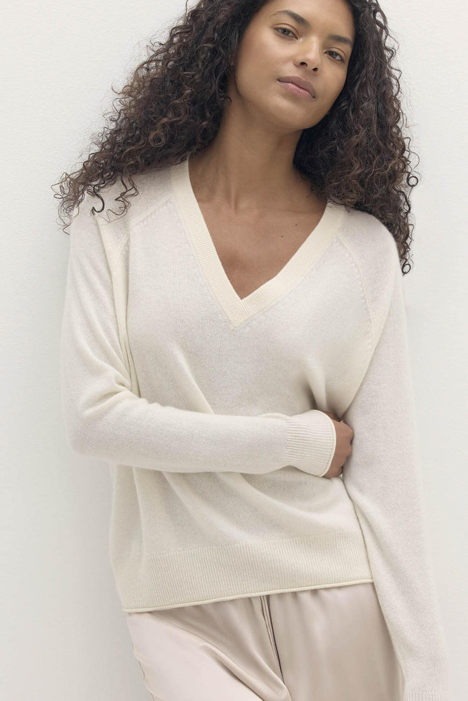 HARLYN V-NECK CASHMERE SWEATER