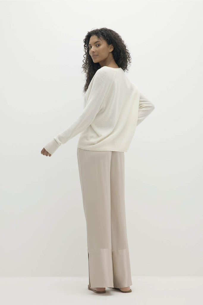 HARLYN V-NECK CASHMERE SWEATER