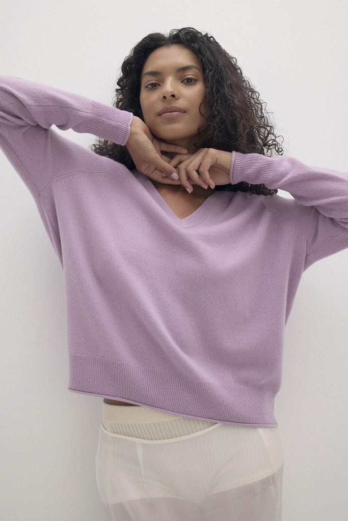 HARLYN V-NECK CASHMERE SWEATER